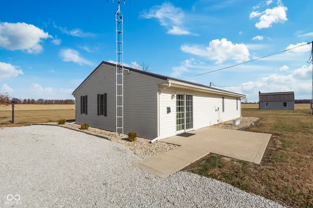 $349,900 | 11757 East 1000 South, Upland, IN 46989