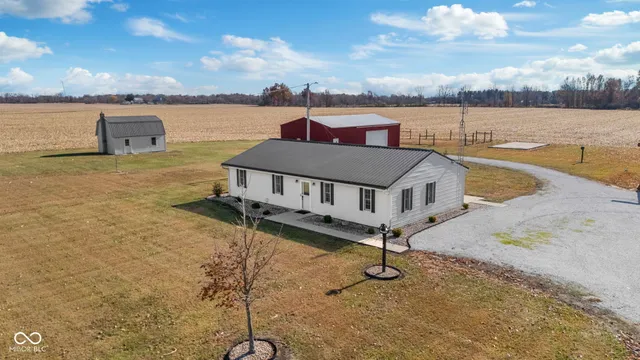 $349,900 | 11757 East 1000 South, Upland, IN 46989