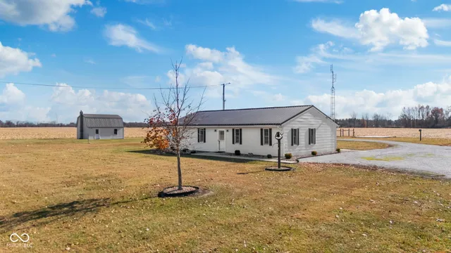$349,900 | 11757 East 1000 South, Upland, IN 46989