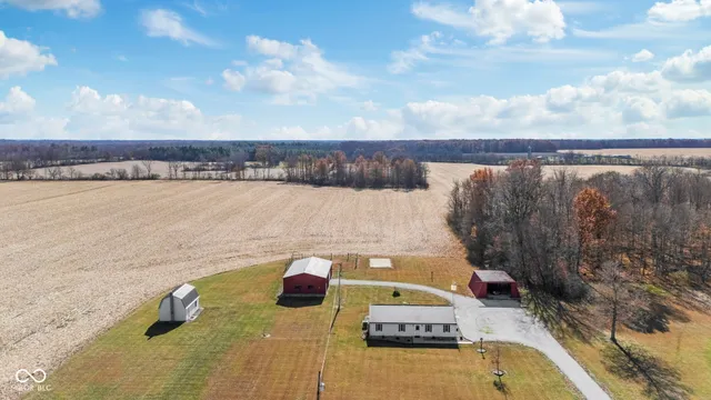 $349,900 | 11757 East 1000 South, Upland, IN 46989