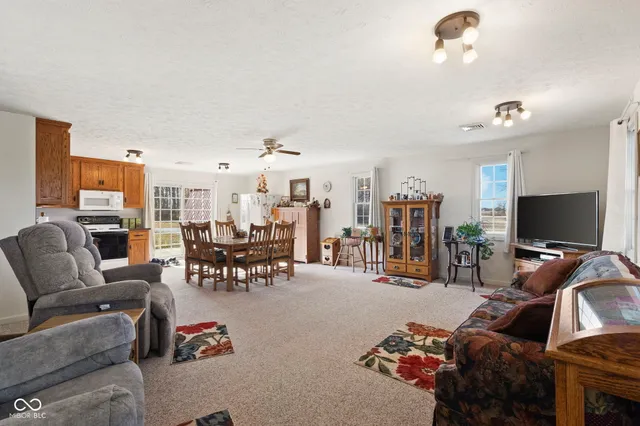 $349,900 | 11757 East 1000 South, Upland, IN 46989