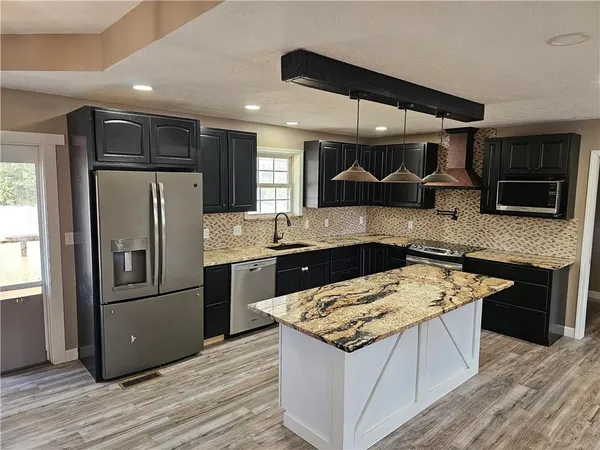 $499,500 | 4215 320 Road, El Dorado Springs, MO 64744