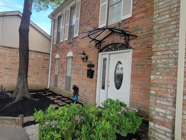 $1,700 | 10813 Sandpiper Drive, Houston, TX 77096