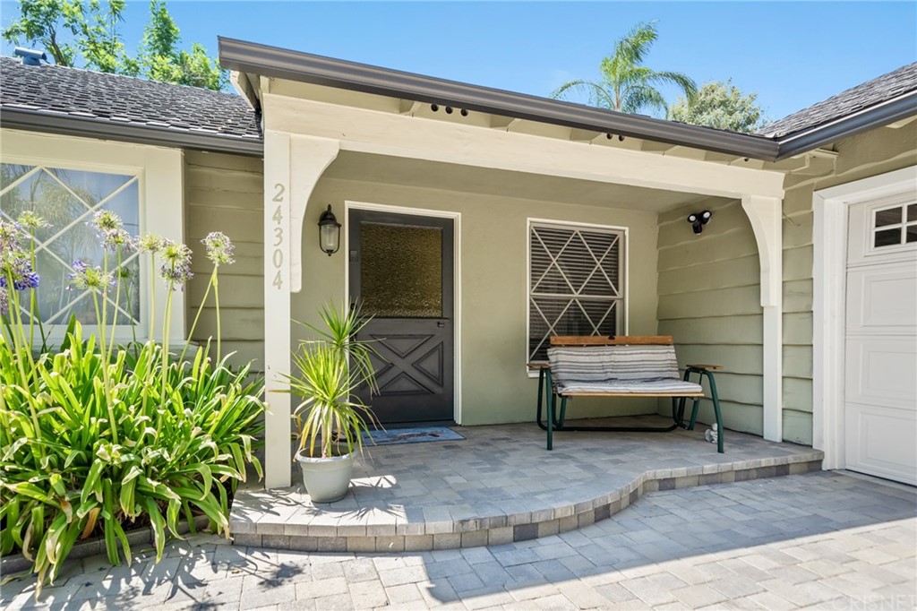 24304 Highlander Road West Hills, CA 91307 - Photo 5 of 29