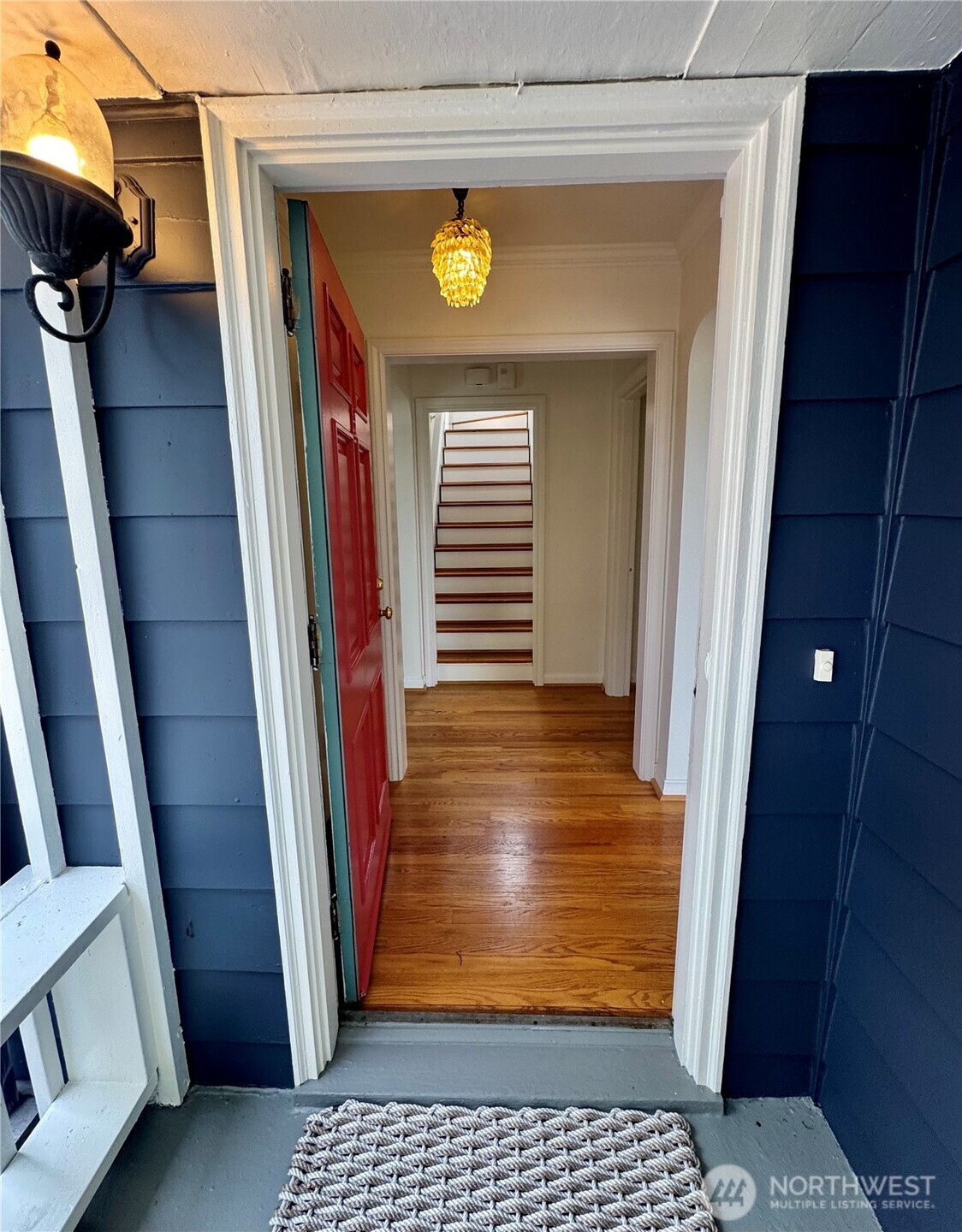 4432 Southwest 102nd Street Seattle, WA 98146 - Photo 5 of 40 Gallery Image 5