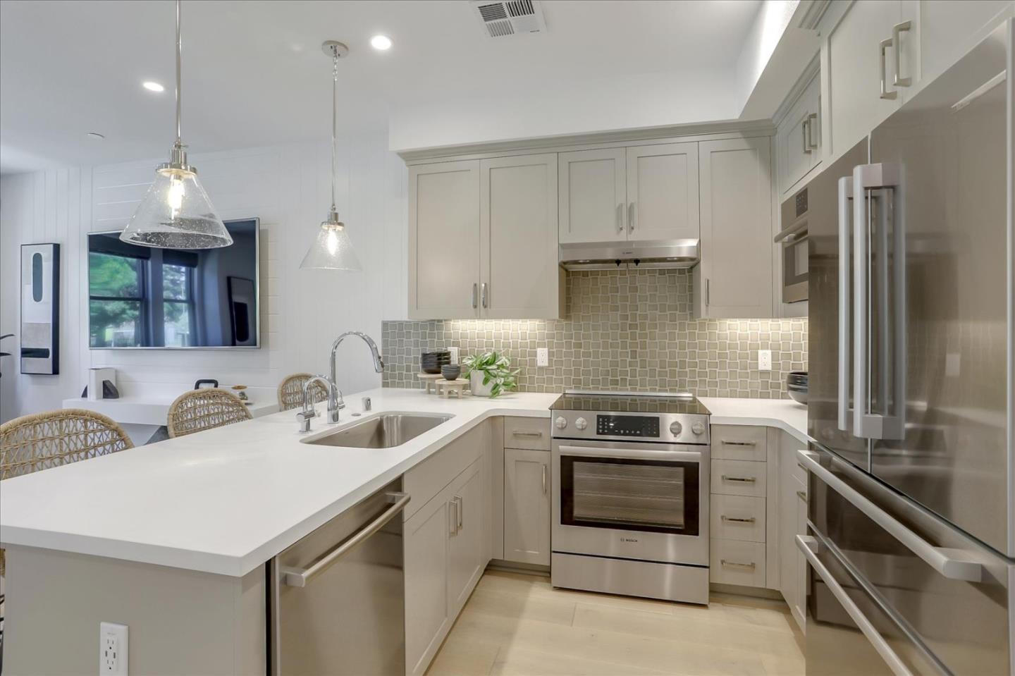 1337 West Middlefield Road Mountain View, CA 94043 - Photo 7 of 24 Gallery Image 7
