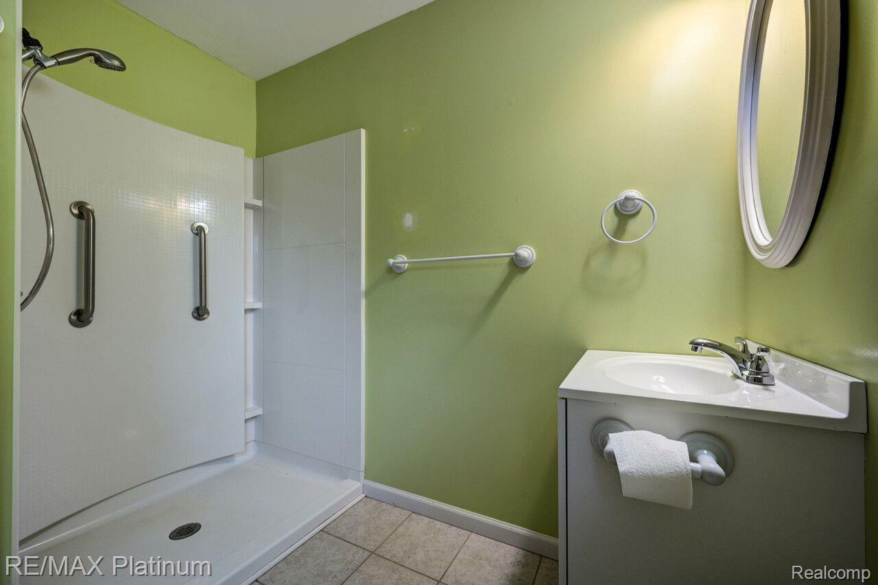 5341 Lobdell Road Fenton, MI 48430 - Photo 29 of 41 Gallery Image 29