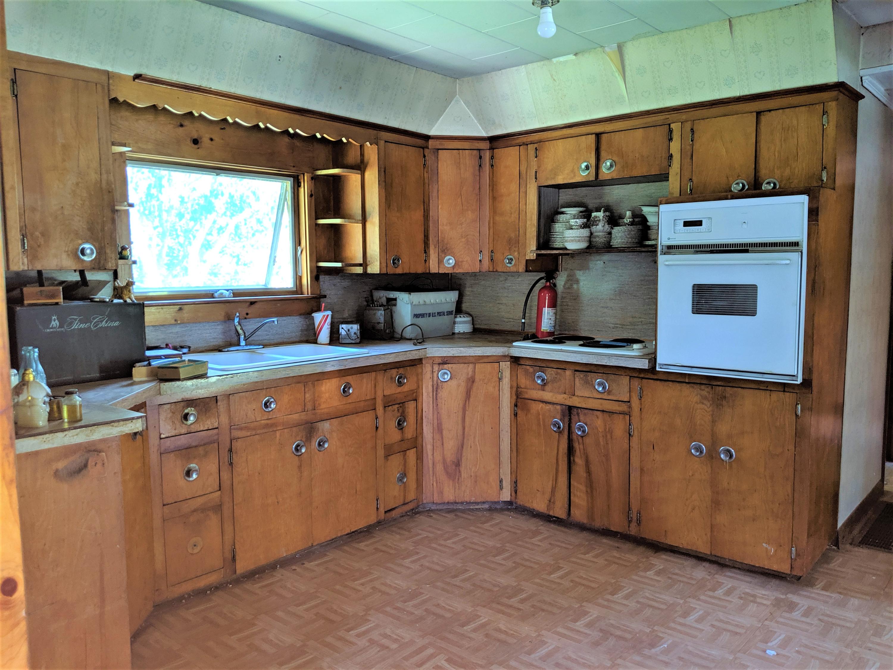 1129 River Road Tenants Harbor, ME 04860 - Photo 2 of 12 kitchen
