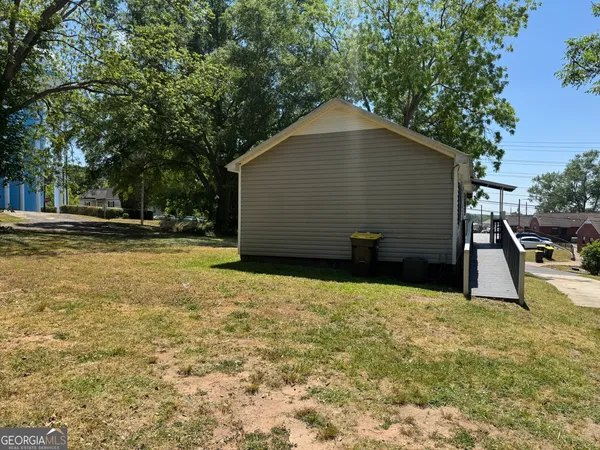 $1,300 | 125 West Washington Street, Newnan, GA 30263
