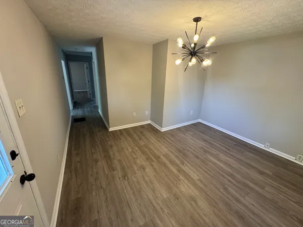 $1,300 | 125 West Washington Street, Newnan, GA 30263