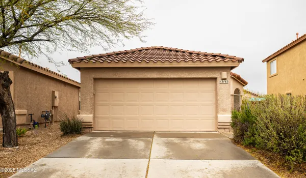 $1,800 | 13163 East Mineta Ridge Drive, Vail, AZ 85641