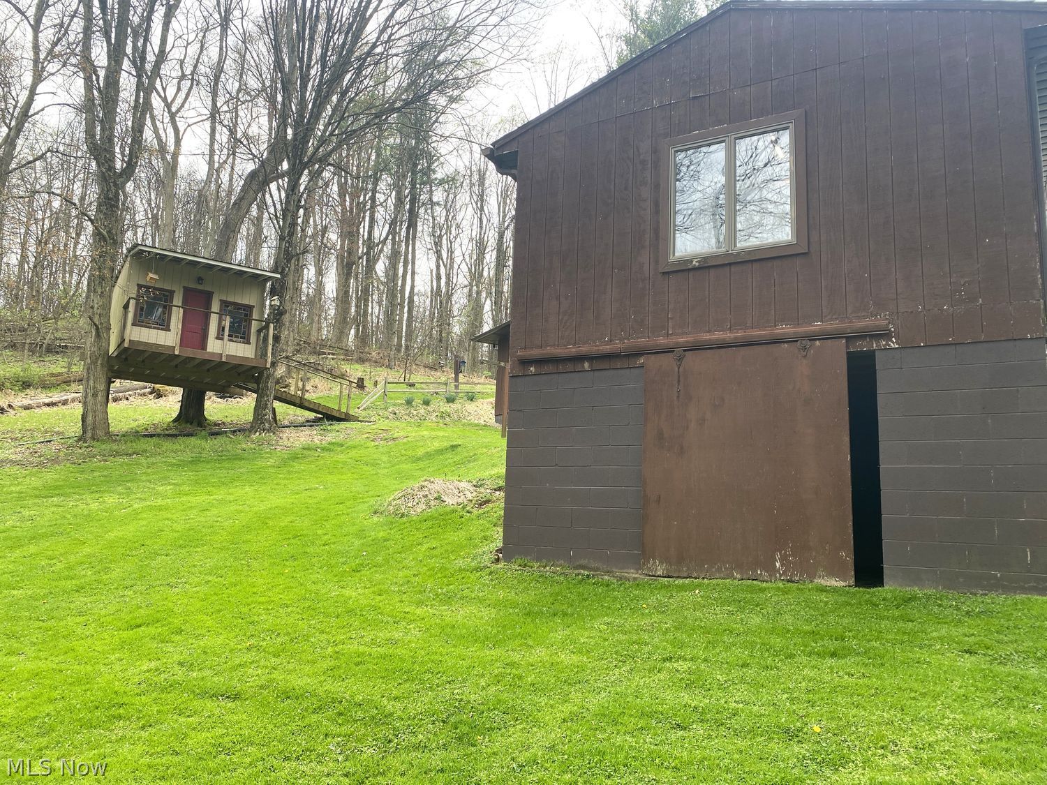 90900 Plum Run Road Bowerston, OH 44695 - Photo 25 of 28 bank barn and out building