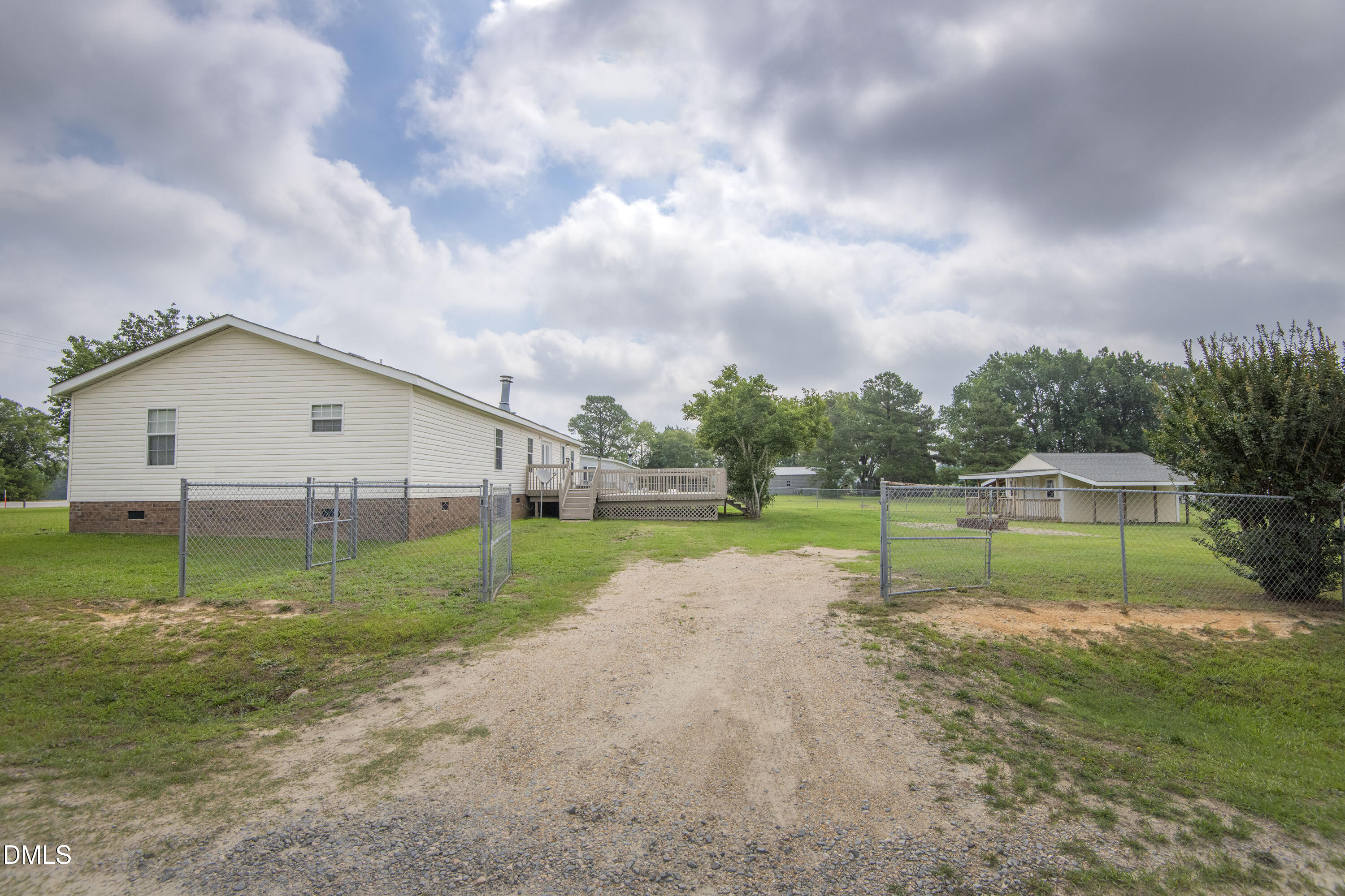 41 Stable Road Tarboro, NC 27886 - Photo 6 of 37