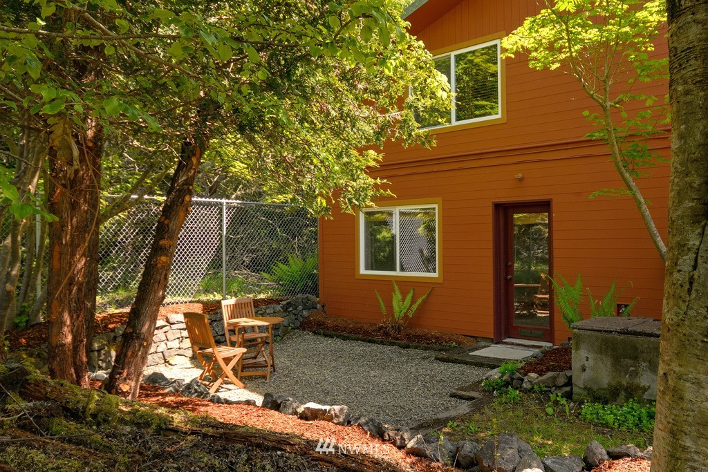 593 McMinn Road Port Townsend, WA 98368 - Photo 6 of 28 Gallery Image 6