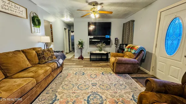 $265,000 | 357 Pine Creek Road, Oneida, TN 37841