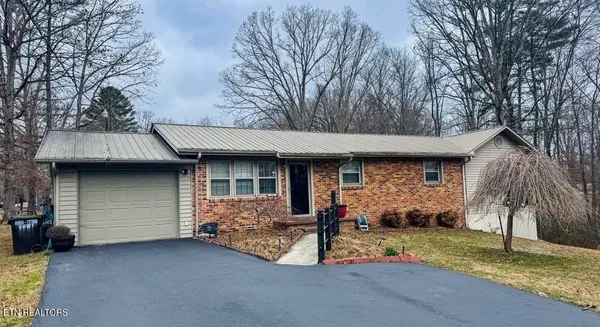 $265,000 | 357 Pine Creek Road, Oneida, TN 37841