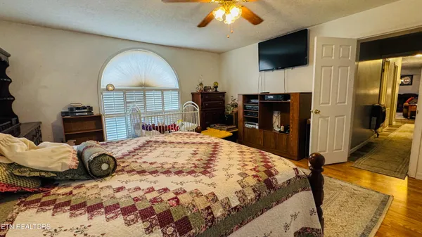 $265,000 | 357 Pine Creek Road, Oneida, TN 37841
