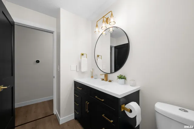 $319,900 | 905 Wisconsin Street, Le Claire, IA 52753