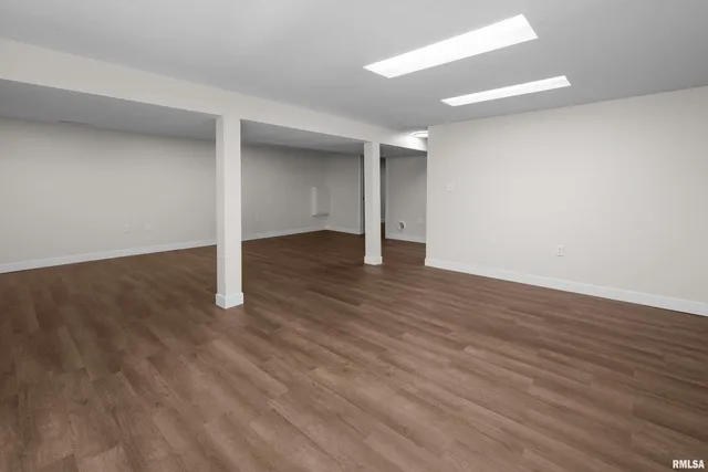 $319,900 | 905 Wisconsin Street, Le Claire, IA 52753