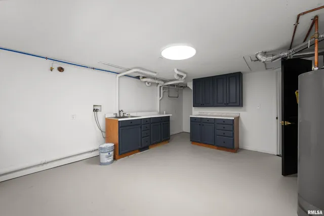 $319,900 | 905 Wisconsin Street, Le Claire, IA 52753