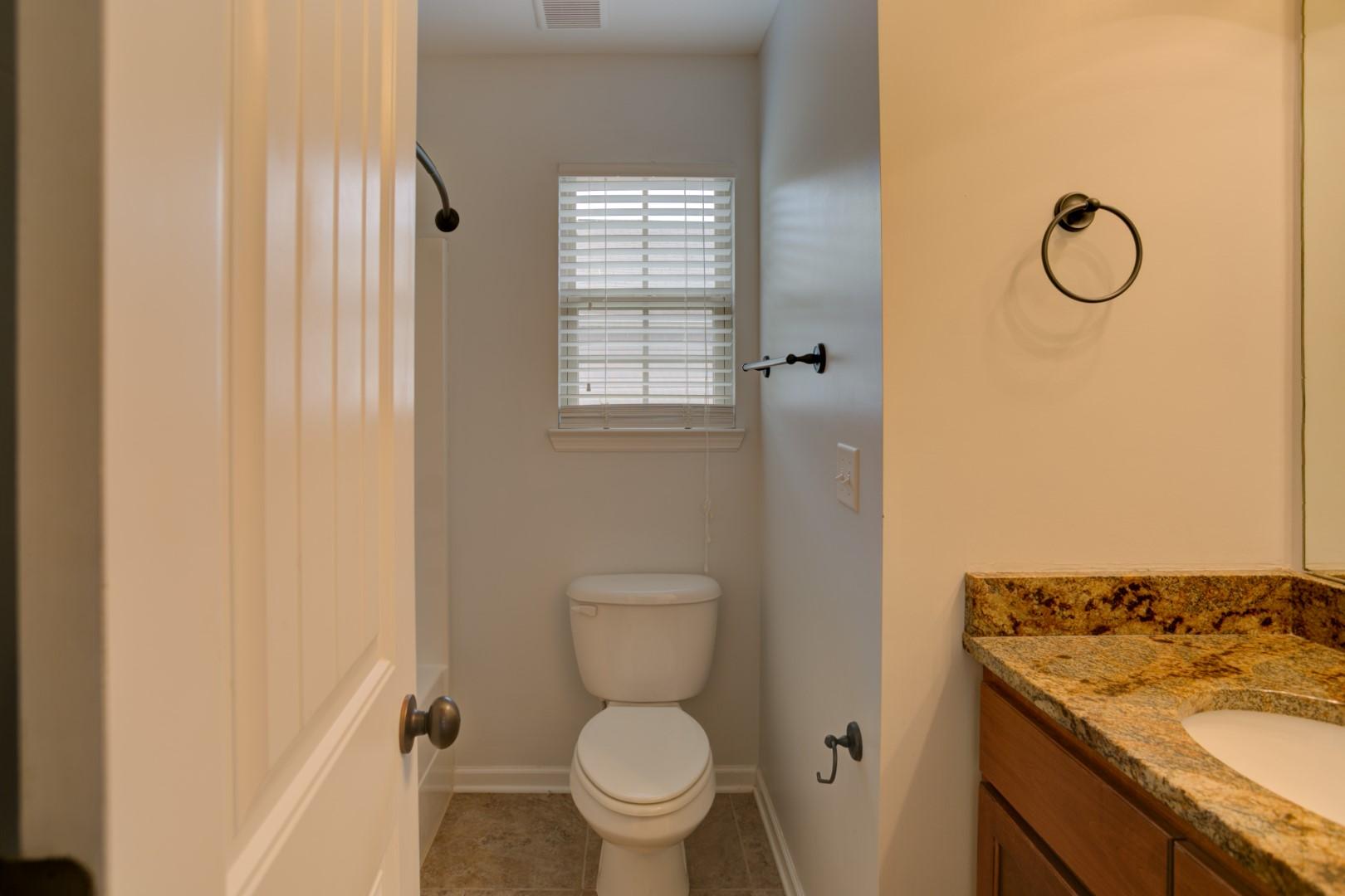 2786 Forest Road Chattanooga, TN 37406 - Photo 12 of 30 Full Bathroom
