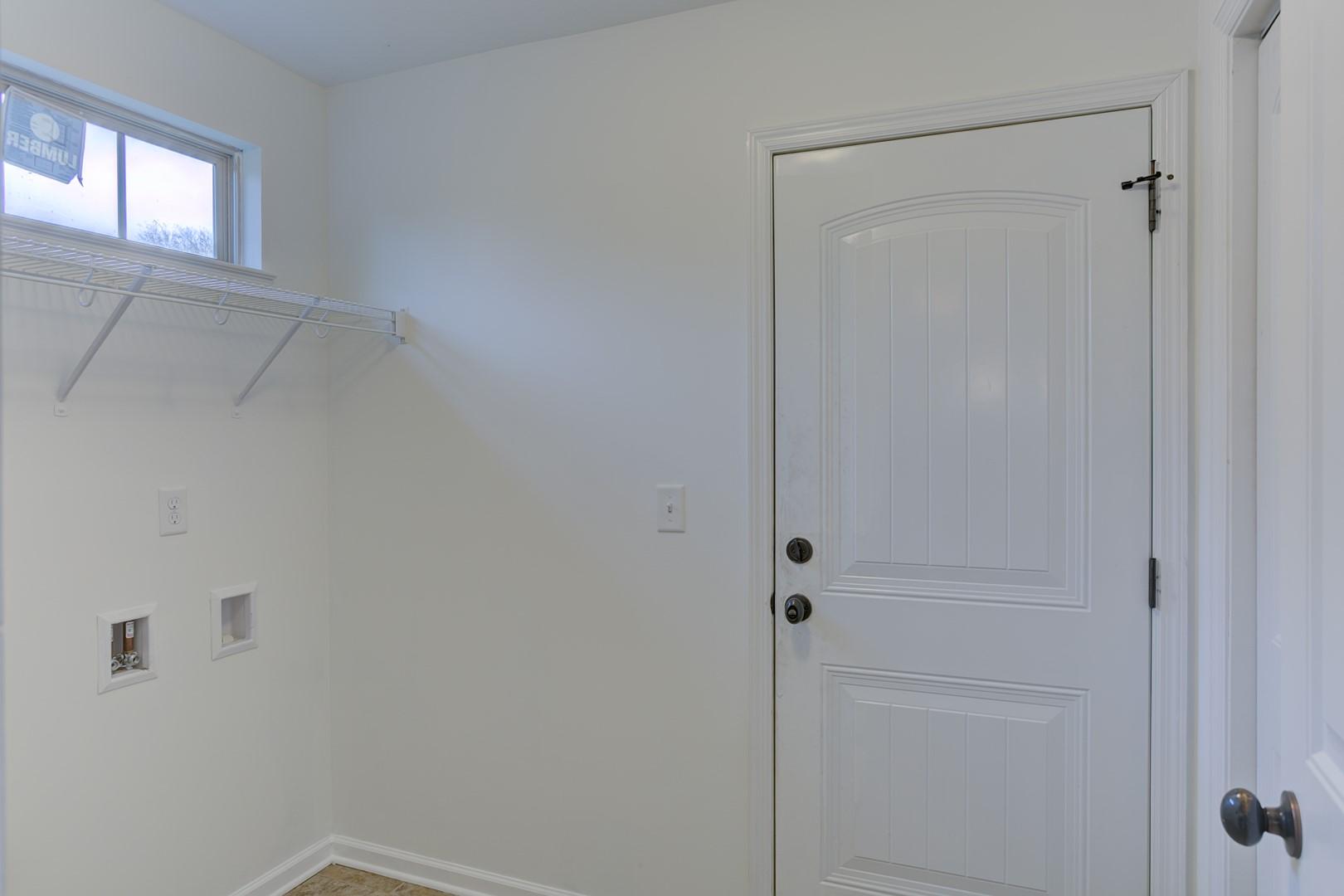 2786 Forest Road Chattanooga, TN 37406 - Photo 14 of 30 Laundry Room