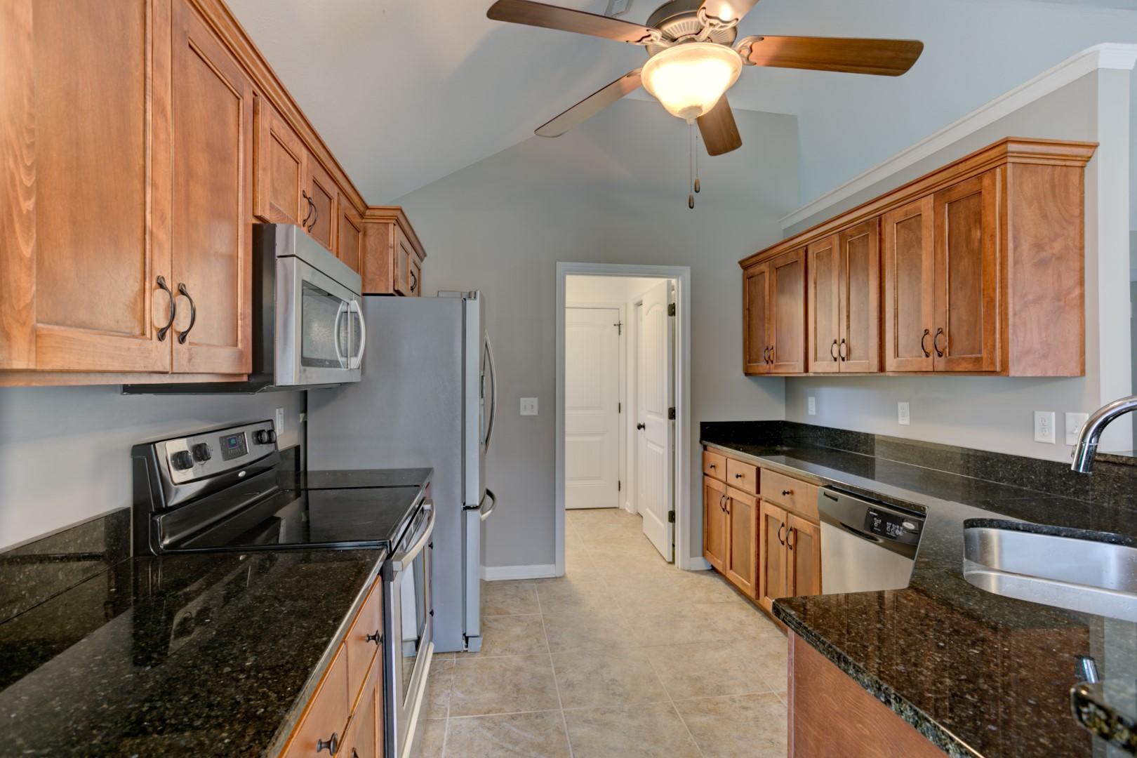 2786 Forest Road Chattanooga, TN 37406 - Photo 6 of 30 Kitchen