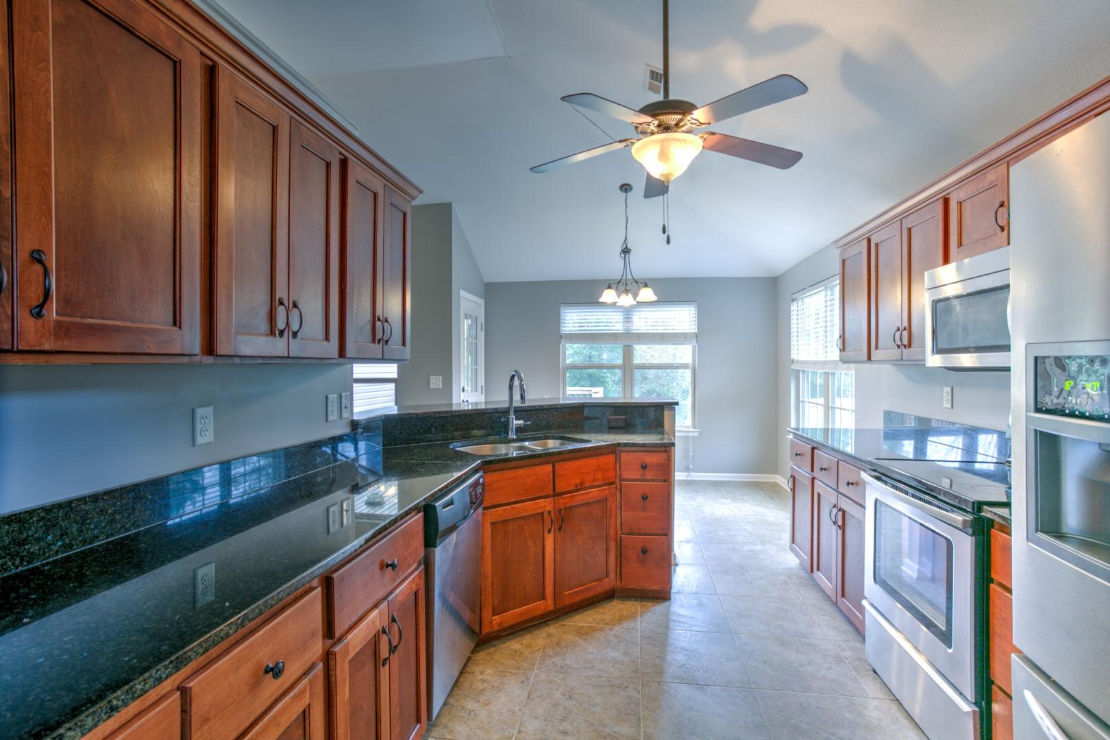 2786 Forest Road Chattanooga, TN 37406 - Photo 8 of 30 Eat In Kitchen