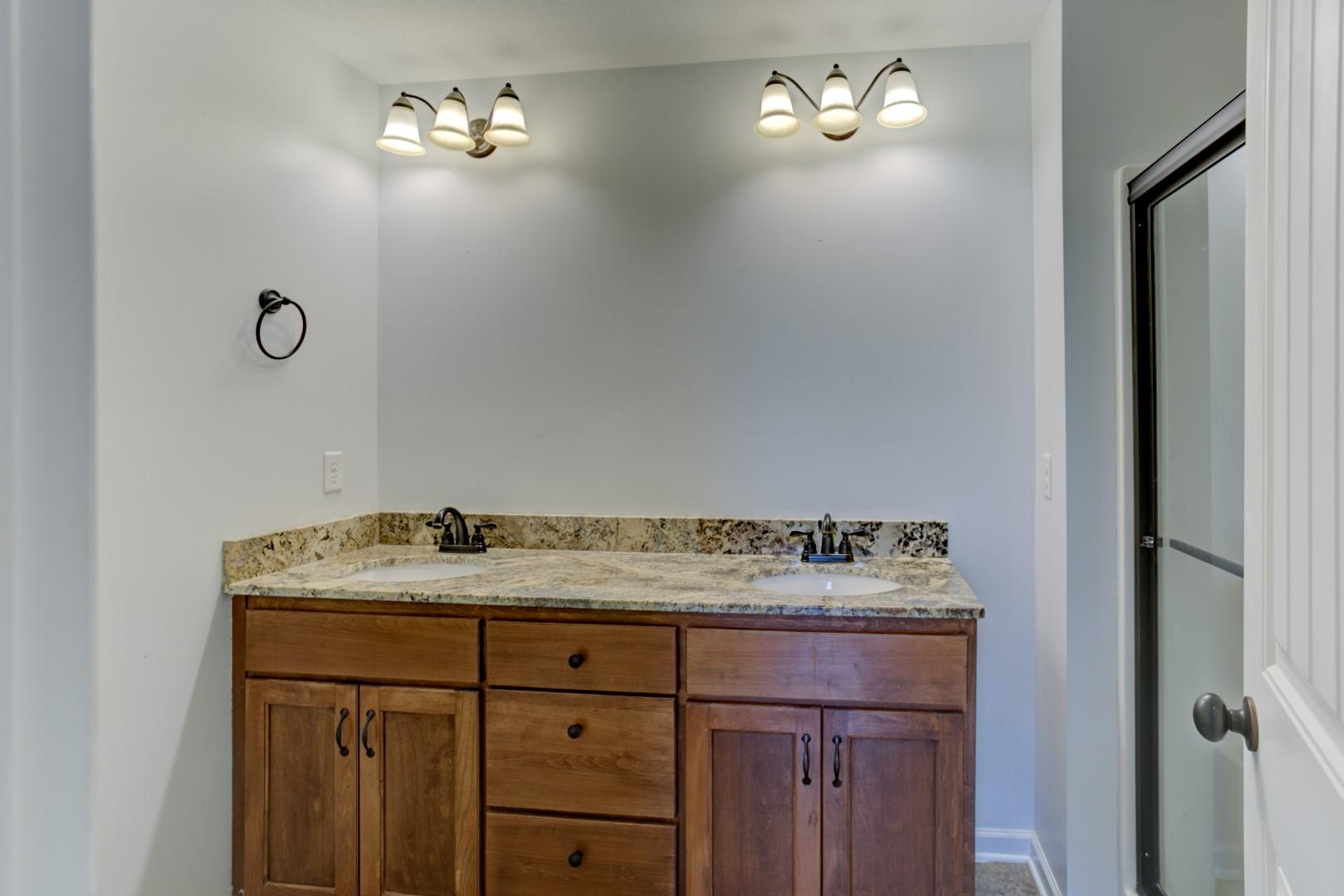 2786 Forest Road Chattanooga, TN 37406 - Photo 10 of 30 Master Bathroom