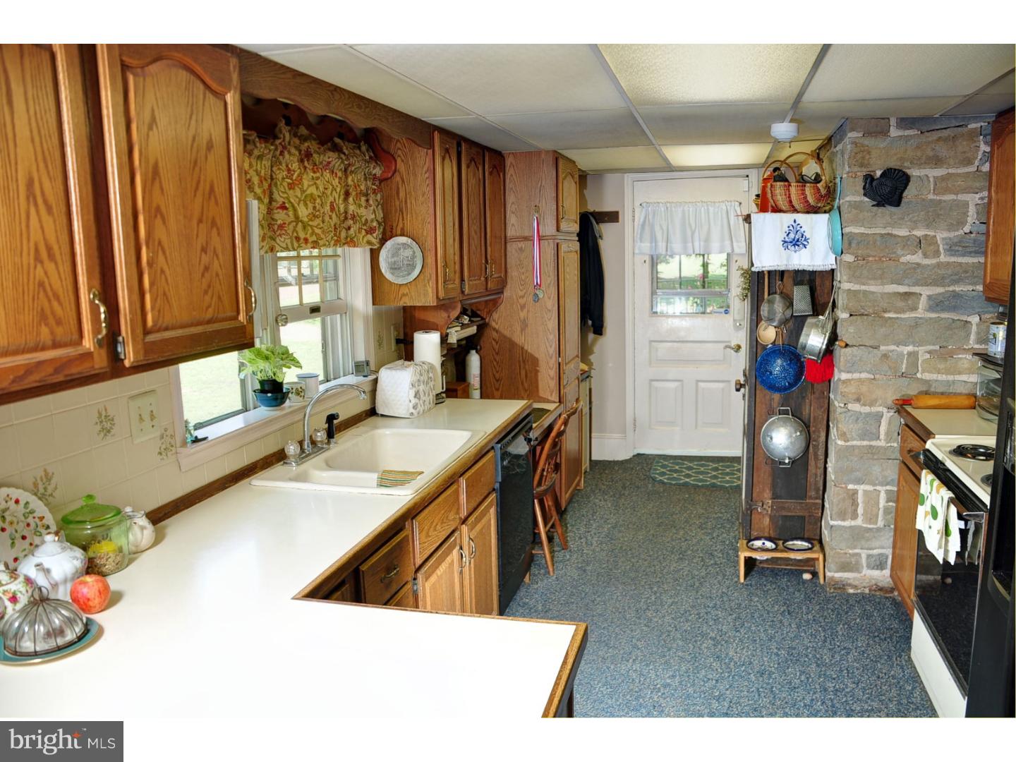 411 Yoder Road Harleysville, PA 19438 - Photo 16 of 25 Kitchen