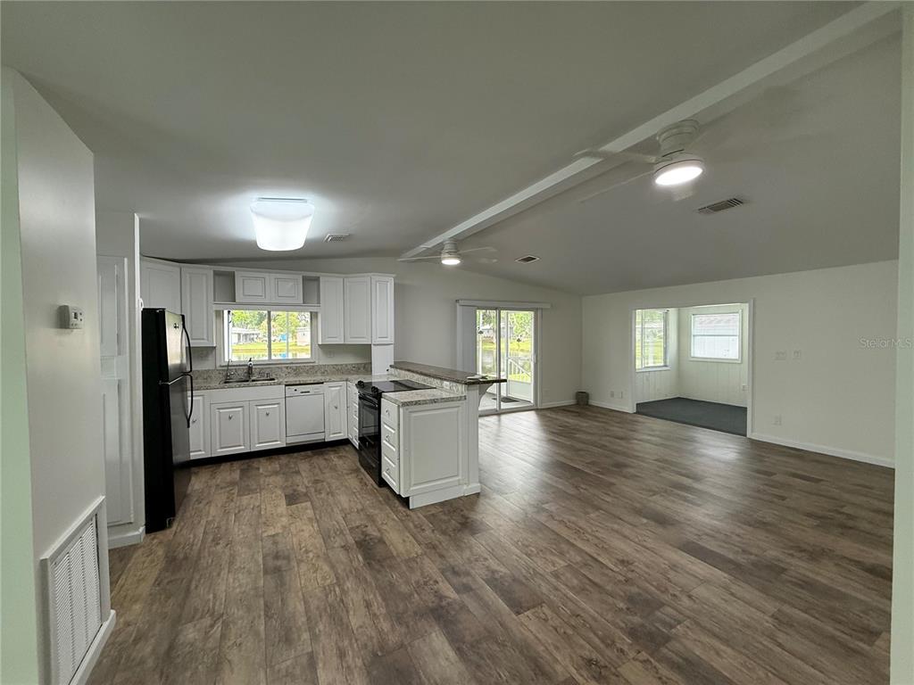 8 Robin Road Wildwood, FL 34785 - Photo 4 of 46