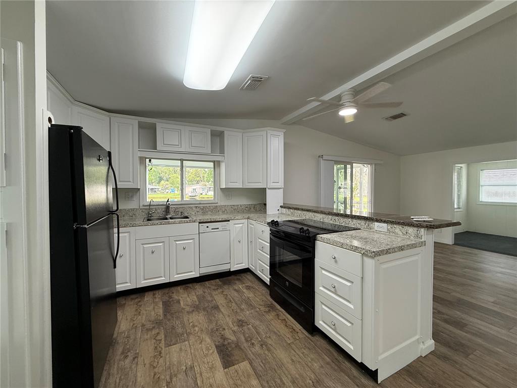 8 Robin Road Wildwood, FL 34785 - Photo 8 of 46