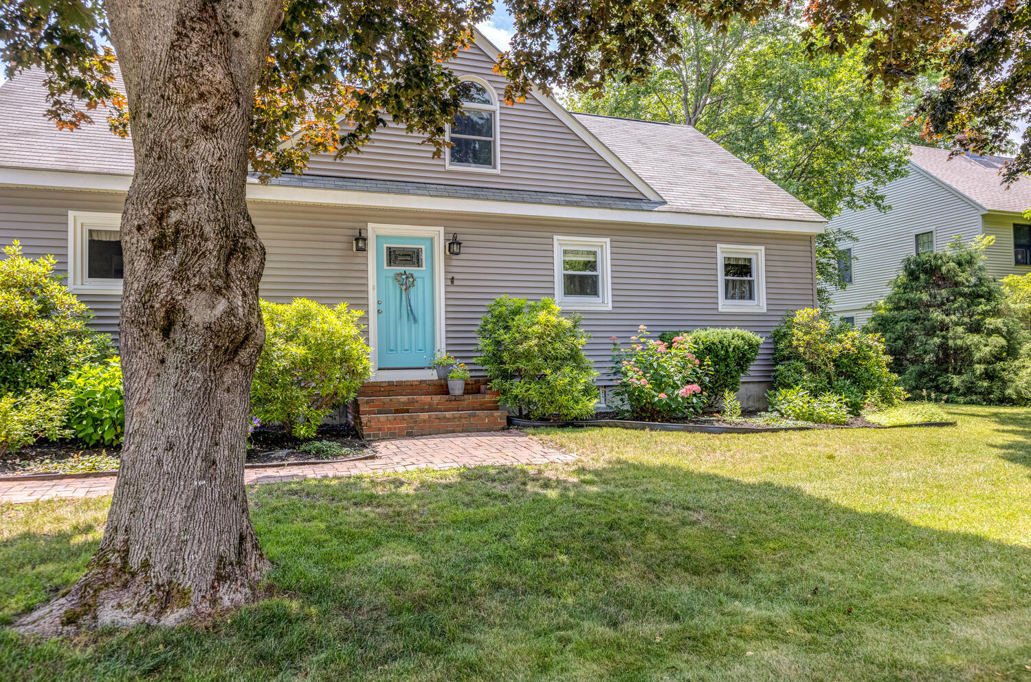 54 Cottage Farms Road Cape Elizabeth, ME 04107 - Photo 2 of 42 Exterior Front Close up