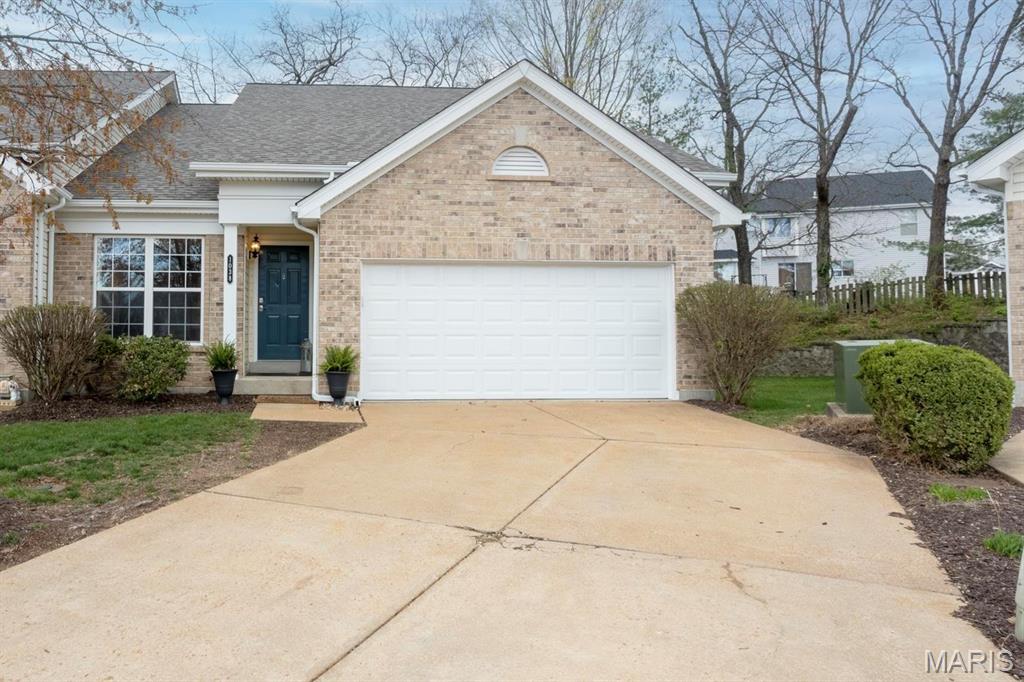 1038 Arbor Pointe Drive Manchester, MO 63088 - Photo 2 of 24