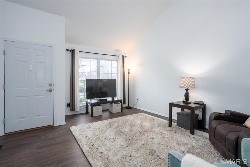 1038 Arbor Pointe Drive Manchester, MO 63088 - Photo 4 of 24