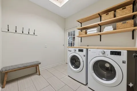 $780,000 | 2115 Foreland Drive, Houston, TX 77077