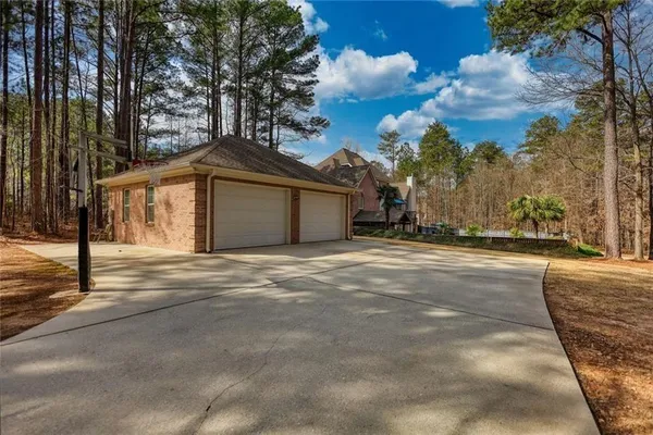 $1,100,000 | 401 St Regis Drive, Oxford, GA 30054