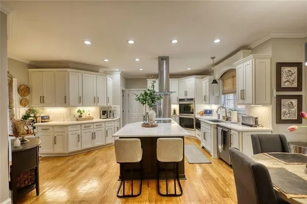 $1,100,000 | 401 St Regis Drive, Oxford, GA 30054