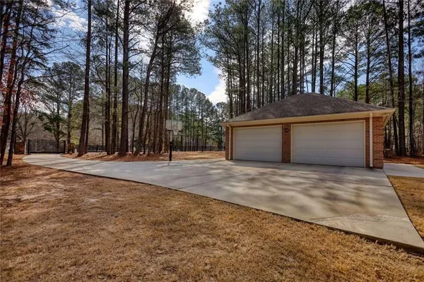$1,100,000 | 401 St Regis Drive, Oxford, GA 30054