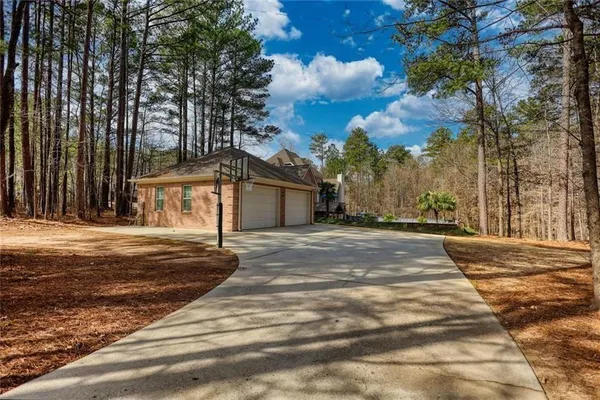 $1,100,000 | 401 St Regis Drive, Oxford, GA 30054