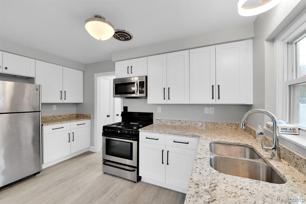 4354 East 10 Mile Road Warren, MI 48091 - Photo 11 of 24