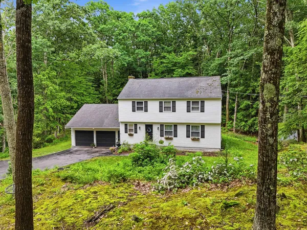 $620,000 | 47 Beaver Lane, Bedford, NH 03110