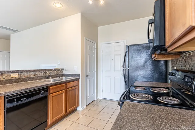 $1,200 | 6403 Heathers Run, San Antonio, TX 78227