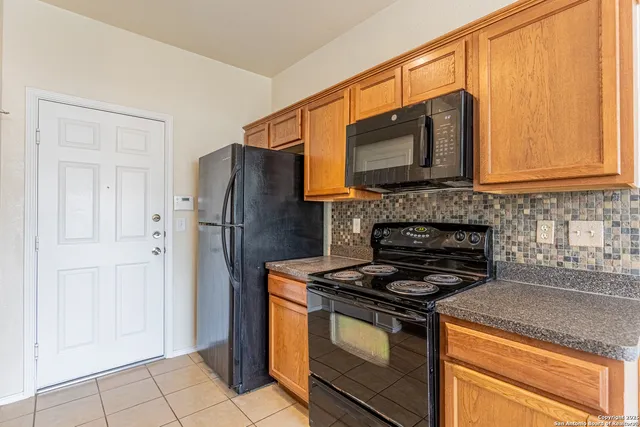 $1,200 | 6403 Heathers Run, San Antonio, TX 78227