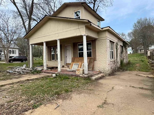 a backyard of a house