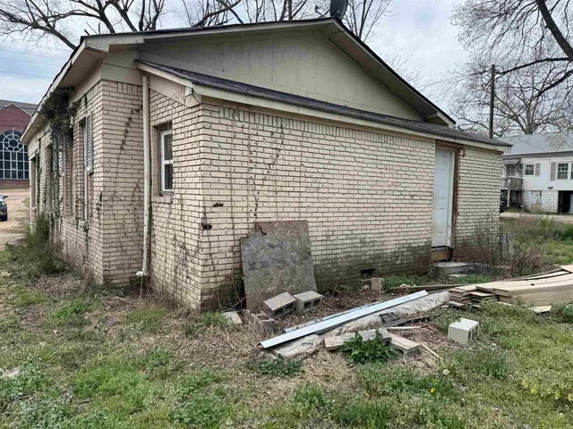 $110,000 | 311 West Court Avenue, Selmer, TN 38375