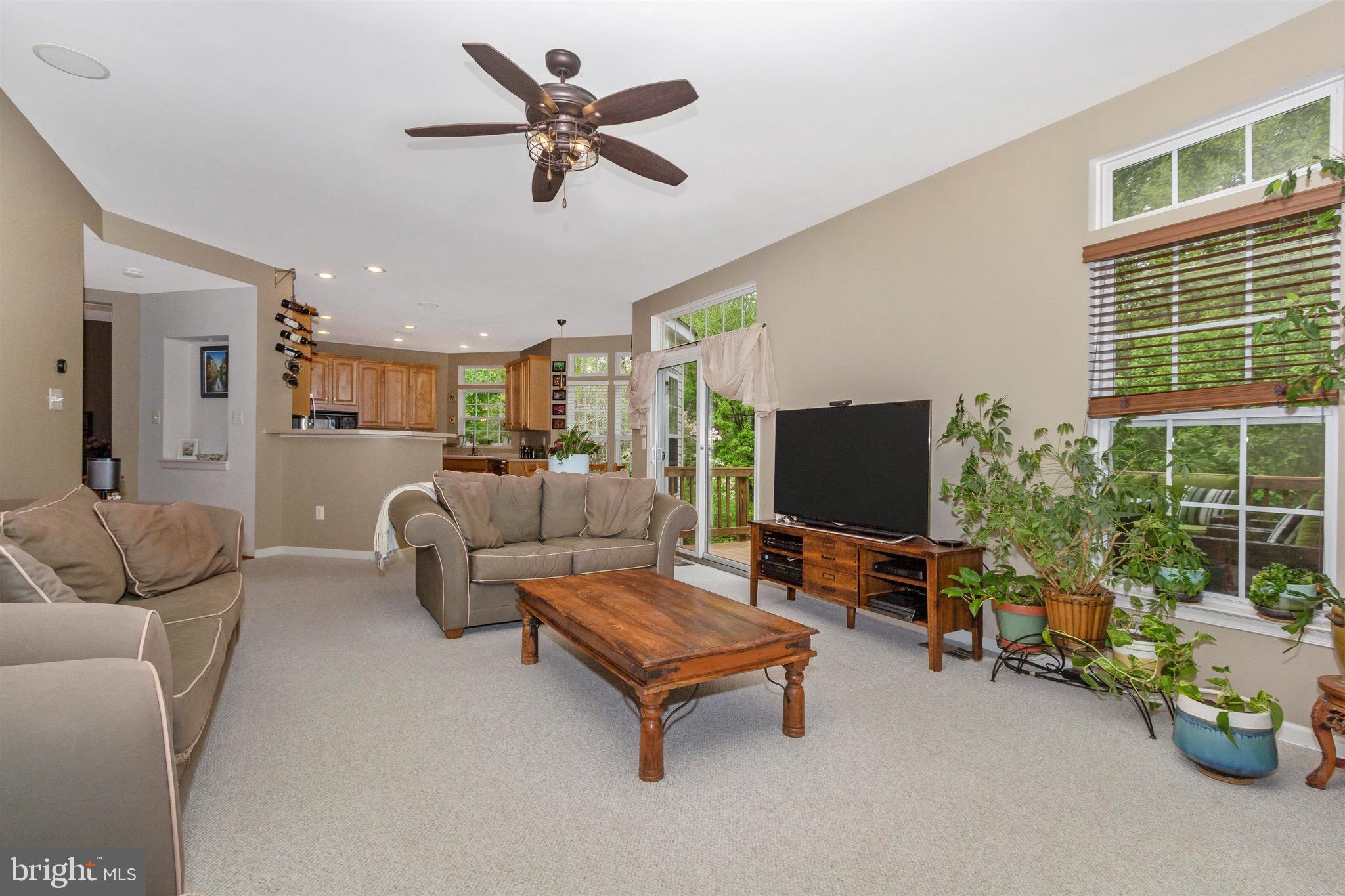13827 Lullaby Road Germantown, MD 20874 - Photo 11 of 42 Family Room