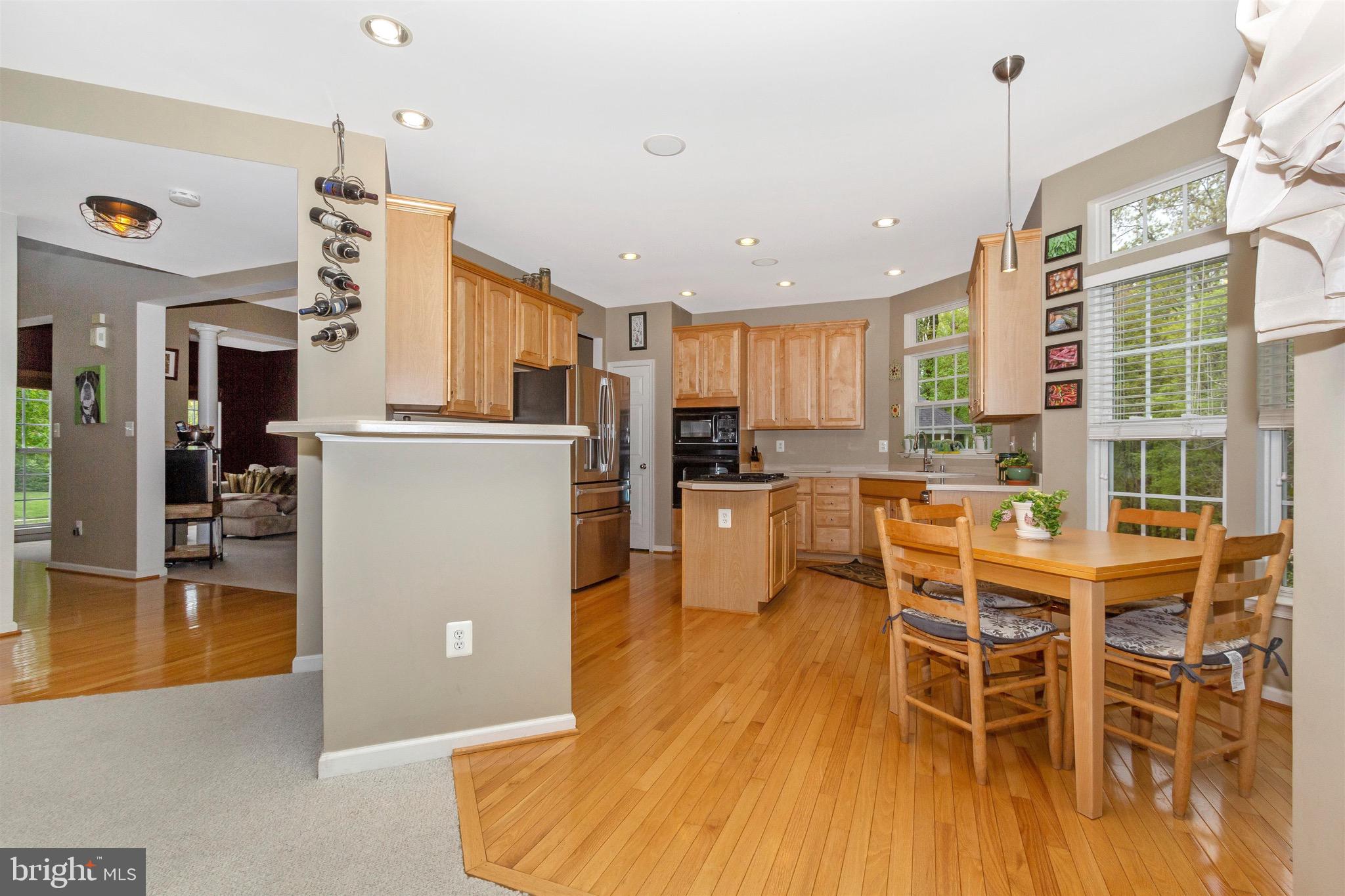 13827 Lullaby Road Germantown, MD 20874 - Photo 13 of 42 Kitchen