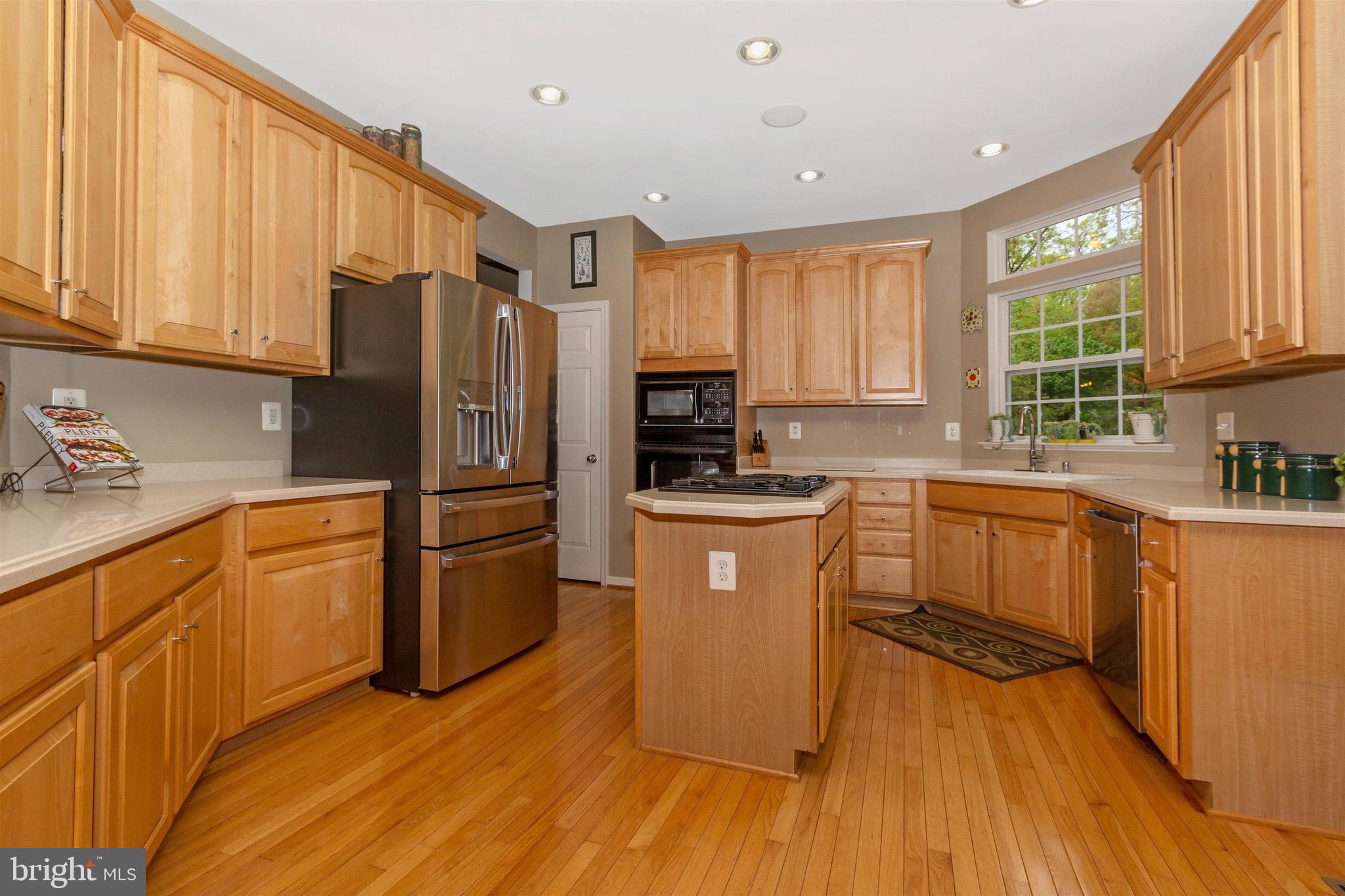 13827 Lullaby Road Germantown, MD 20874 - Photo 16 of 42 Kitchen