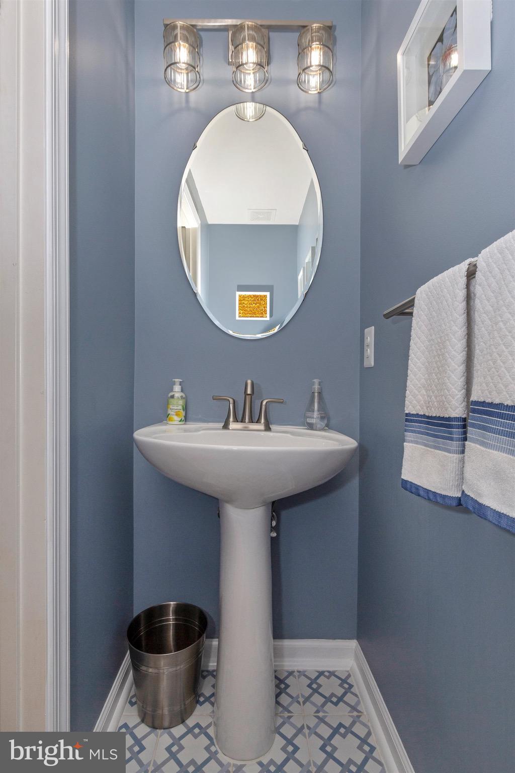 13827 Lullaby Road Germantown, MD 20874 - Photo 19 of 42 Powder Room